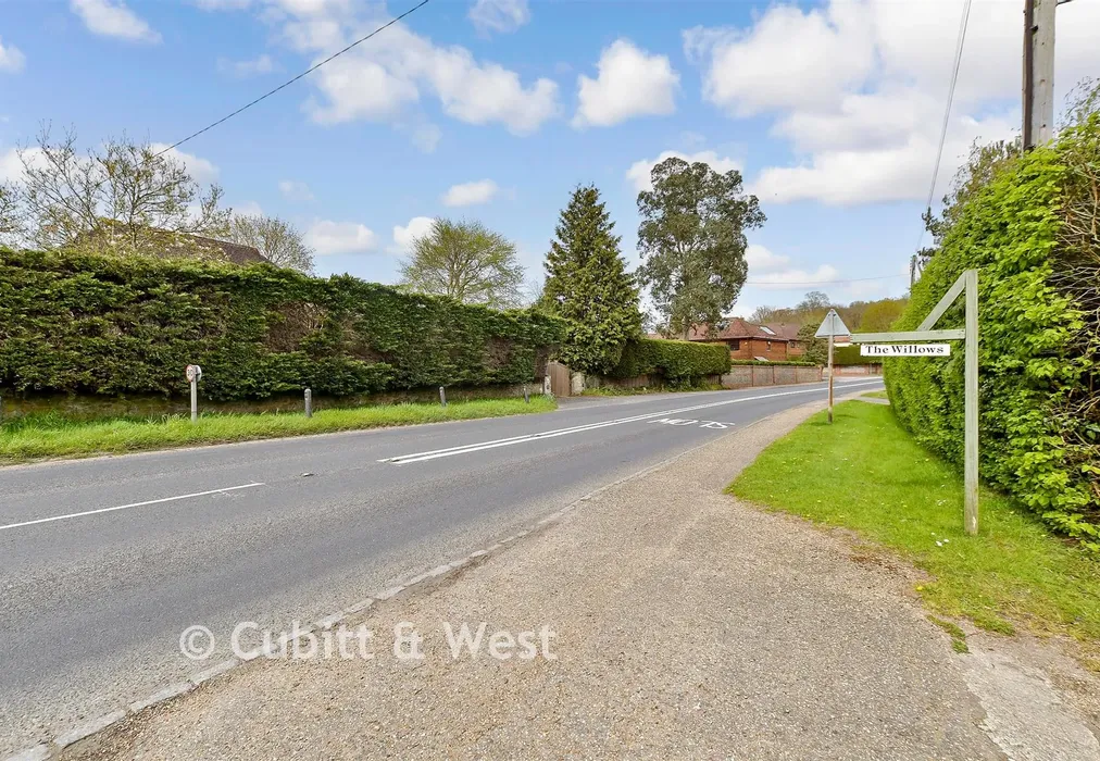 Surrounding Area - London Road, Watersfield, Pulborough, West Sussex - Wards of Kent