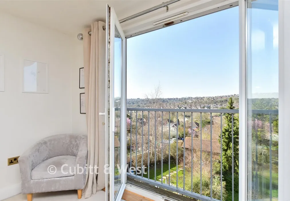 Internal Lifestyle Photograph - Highview Avenue South, Brighton, East Sussex - Wards of Kent