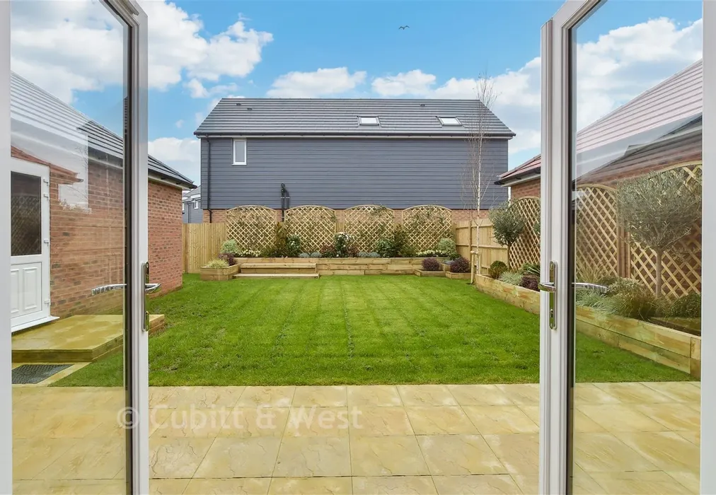 Garden - Wittering Place, Lapwing Walk, West Wittering, Chichester, West Sussex - Wards of Kent