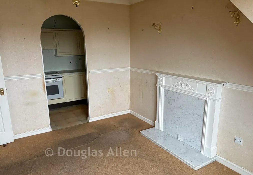 Lounge - Albert Road, Buckhurst Hill, Essex - Wards of Kent