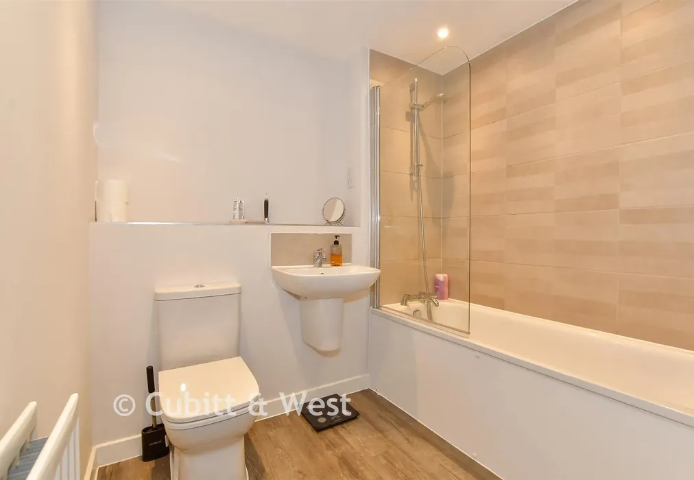 Bathroom - William Belt Road, Crawley, Pease Pottage, West Sussex - Wards of Kent
