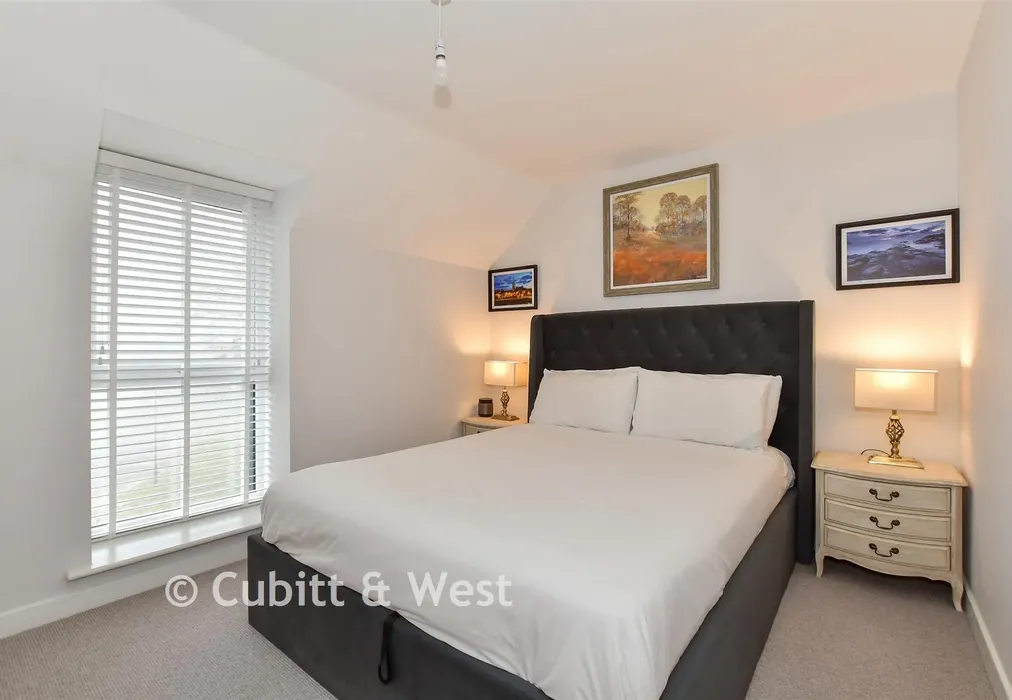 Bedroom - William Belt Road, Crawley, Pease Pottage, West Sussex - Wards of Kent