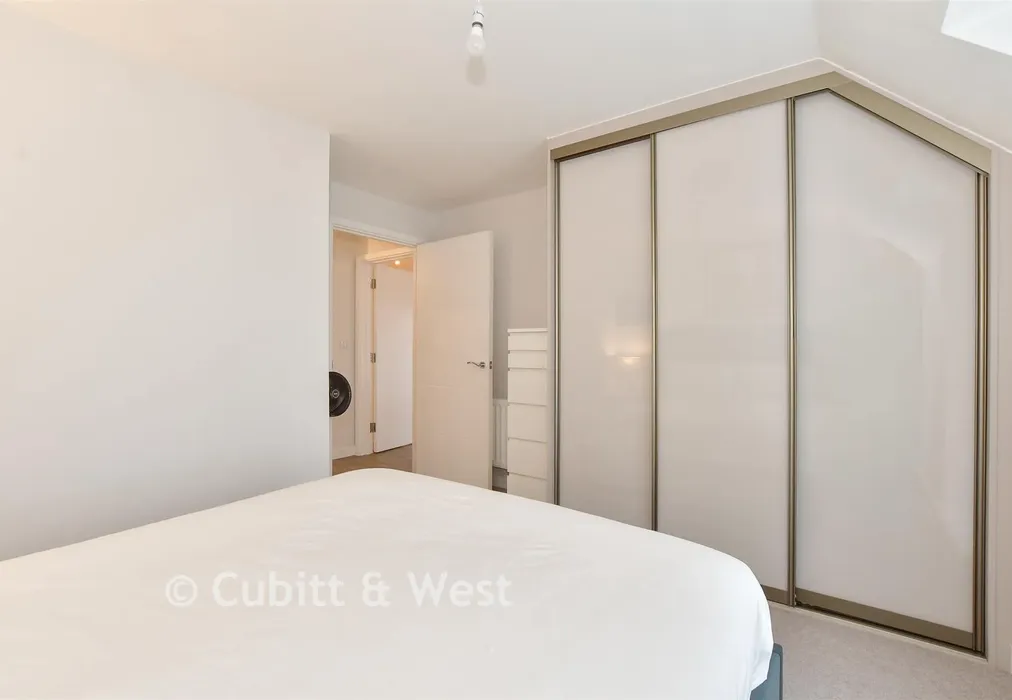 Bedroom - William Belt Road, Crawley, Pease Pottage, West Sussex - Wards of Kent