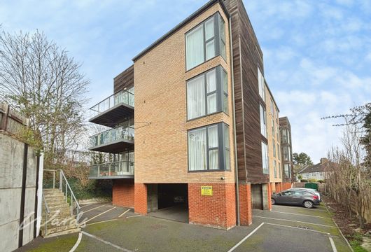 Station Approach South Welling DA16 - Wards of Kent