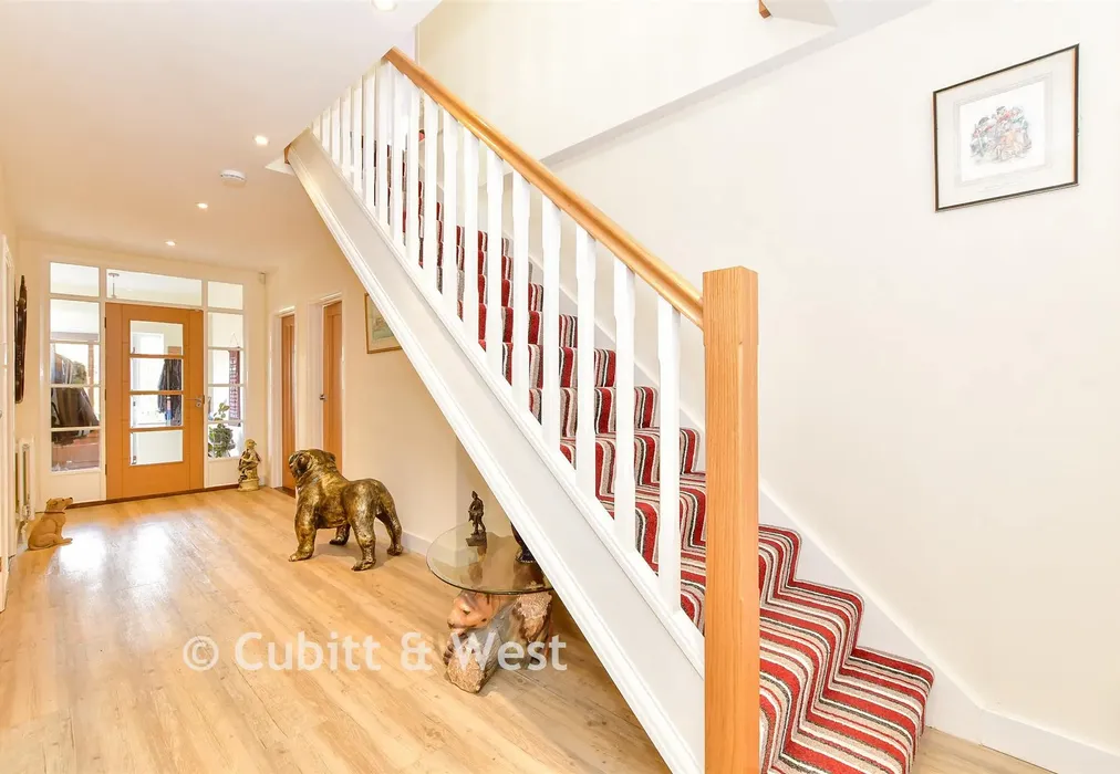 Hallway - Park Crescent, Emsworth, Hampshire - Wards of Kent