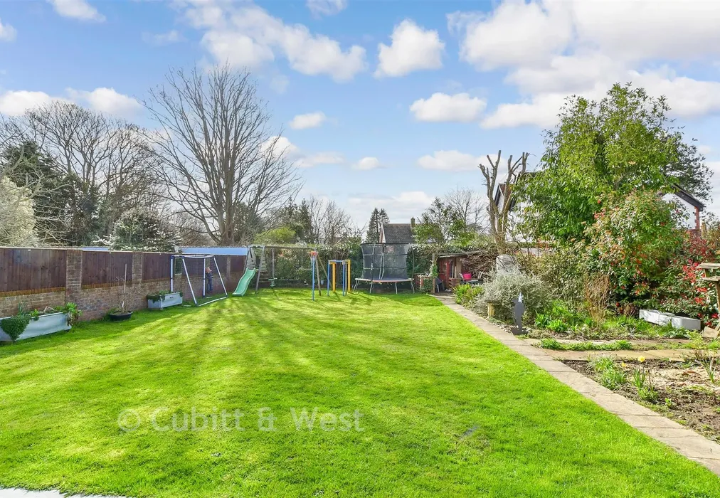Rear Garden - Park Crescent, Emsworth, Hampshire - Wards of Kent
