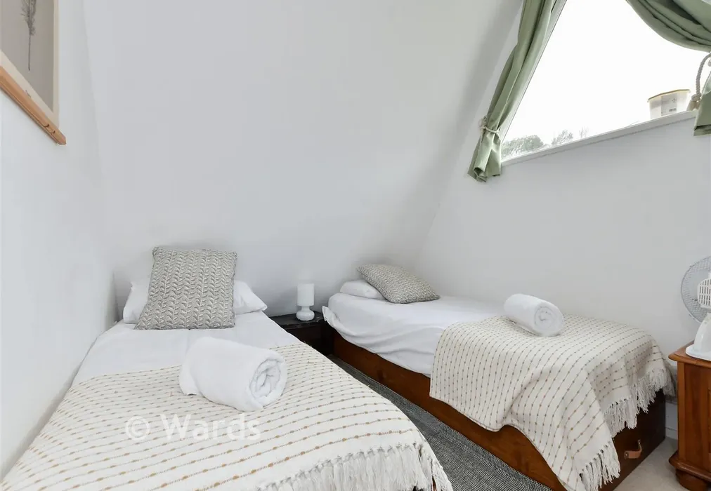 Bedroom 2 - Upper Street, Kingsdown, Deal, Kent - Wards of Kent