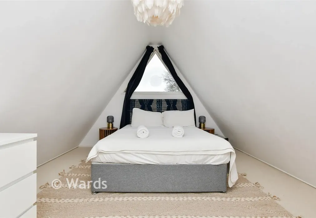 Bedroom 1 - Upper Street, Kingsdown, Deal, Kent - Wards of Kent