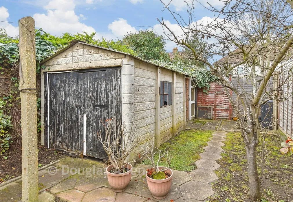 Workshop/Outbuildings - Brian Road, Chadwell Heath, Essex - Wards of Kent