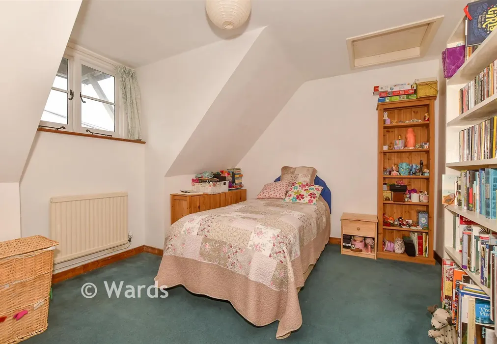 Bedroom 2 - St. Lawrence Forstal, Canterbury, Kent - Wards of Kent