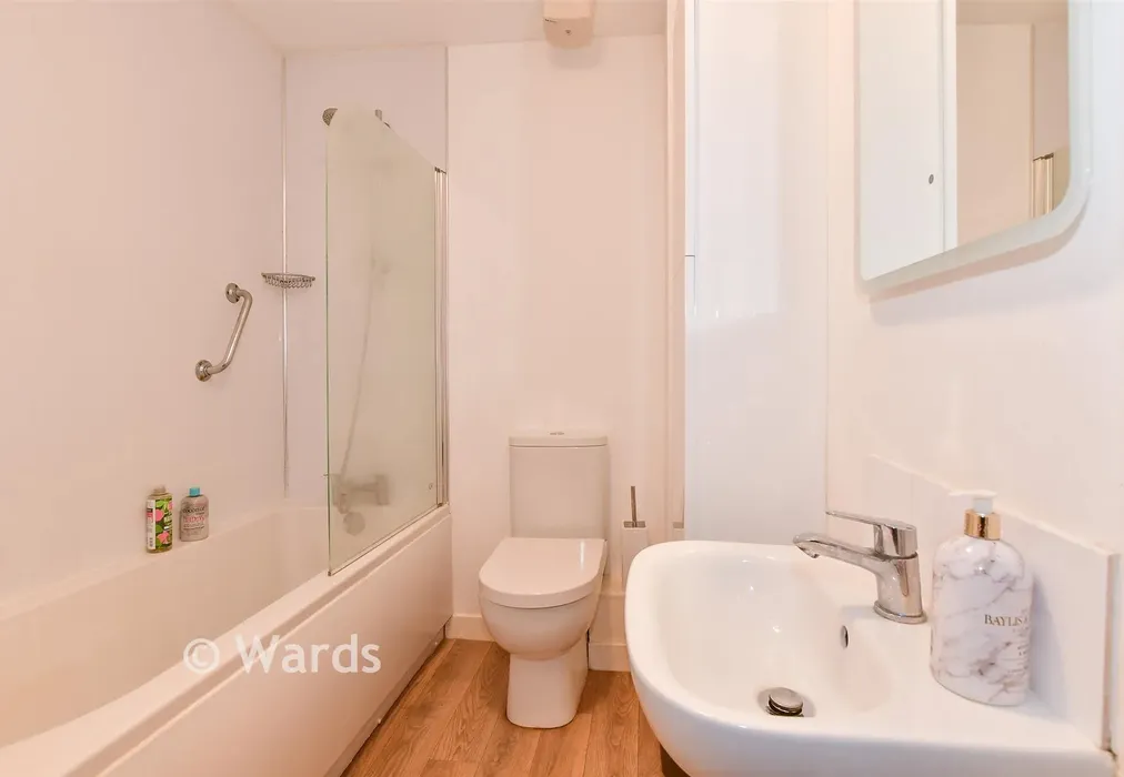 Bathroom - St. Lawrence Forstal, Canterbury, Kent - Wards of Kent