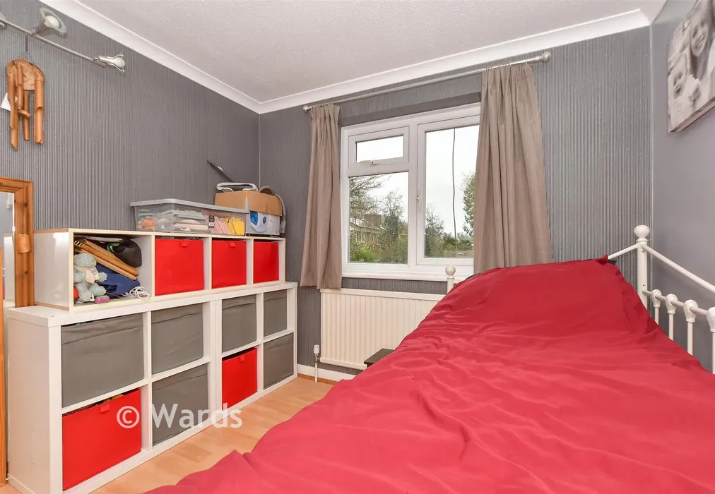 Bedroom 2 - Shrubcote, Tenterden, Kent - Wards of Kent