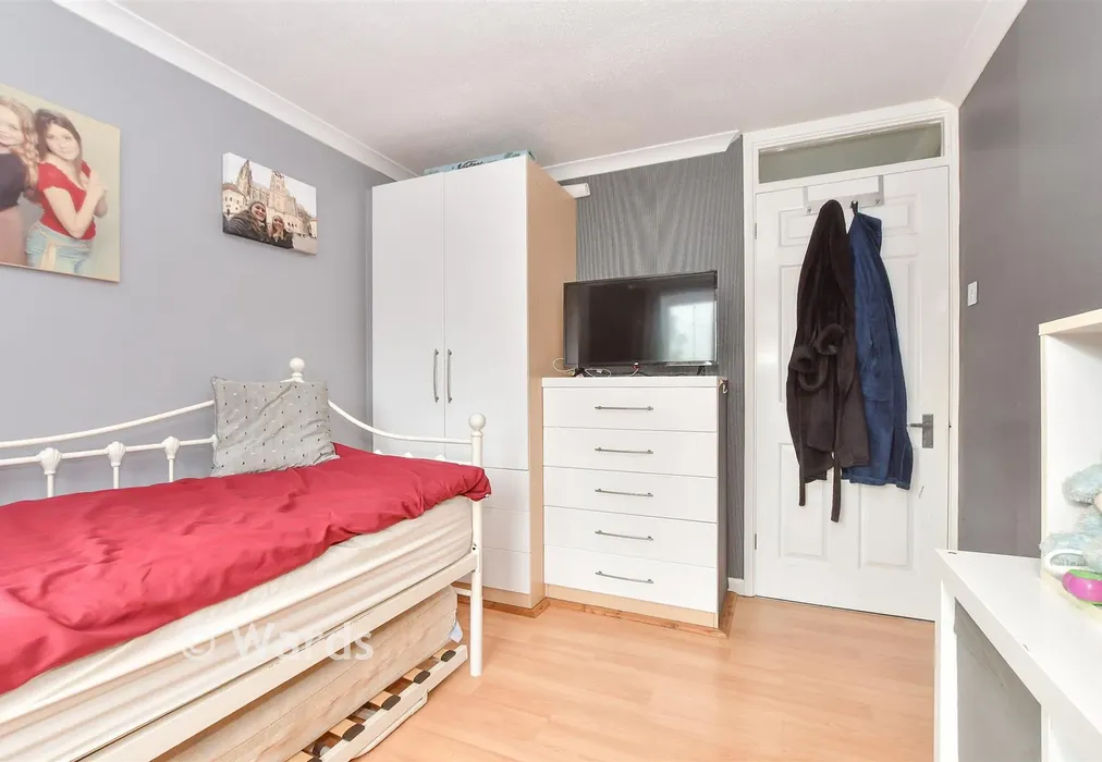 Bedroom 2 - Shrubcote, Tenterden, Kent - Wards of Kent