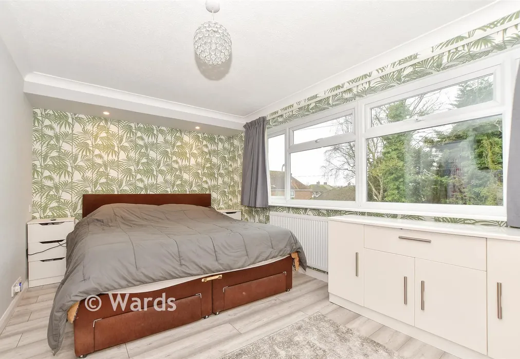 Bedroom 1 - Shrubcote, Tenterden, Kent - Wards of Kent