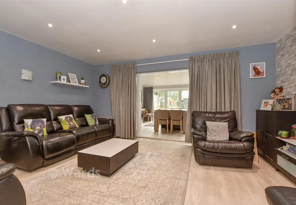 Lounge - Shrubcote, Tenterden, Kent - Wards of Kent