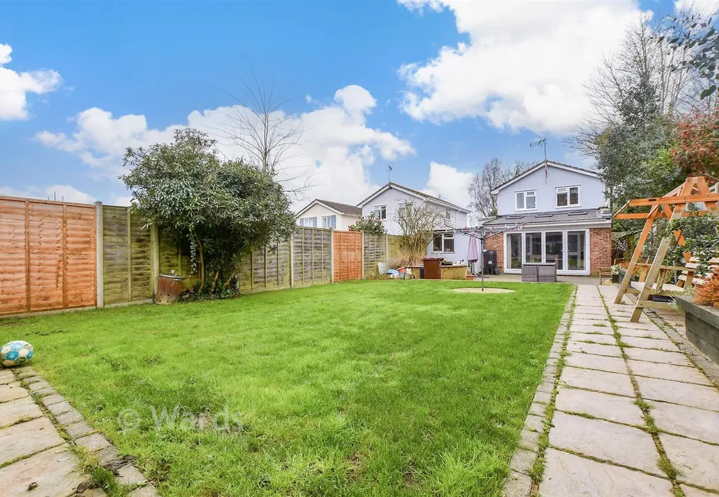 Rear Garden - Shrubcote, Tenterden, Kent - Wards of Kent