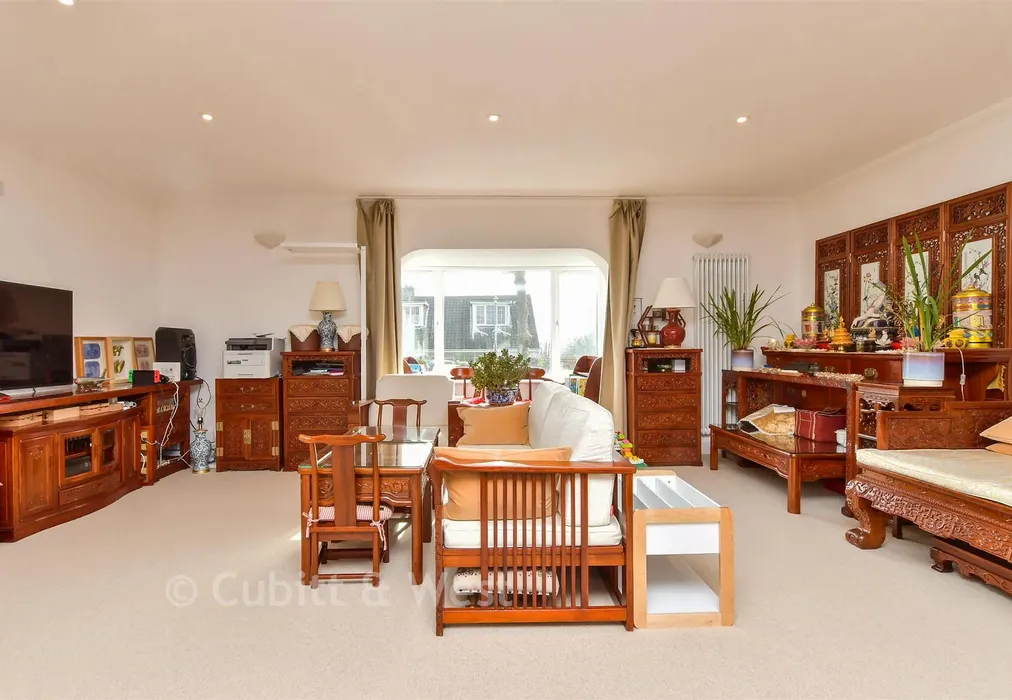 Lounge/ Diner - Brownleaf Road, Woodingdean, Brighton, East Sussex - Wards of Kent