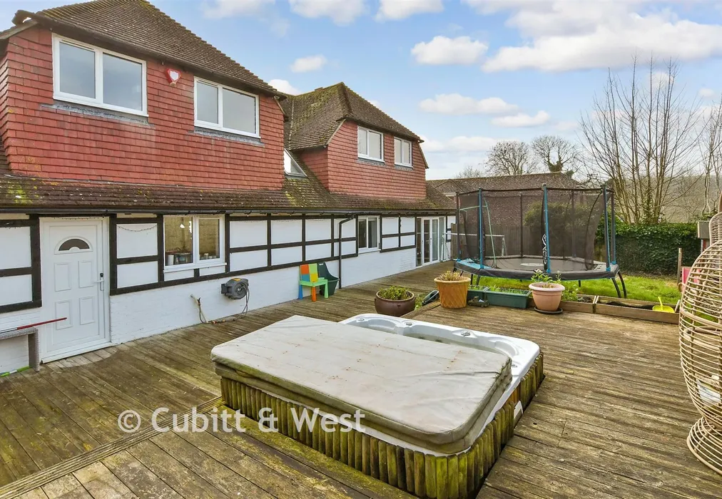 Rear Garden - Brownleaf Road, Woodingdean, Brighton, East Sussex - Wards of Kent