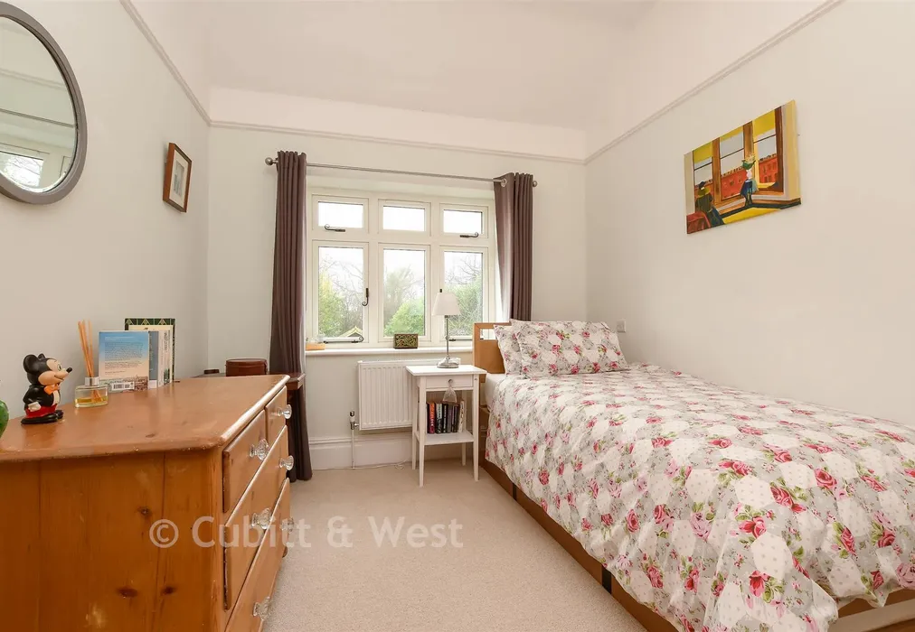 Bedroom 3 - War Coppice Road, Caterham, Surrey - Wards of Kent