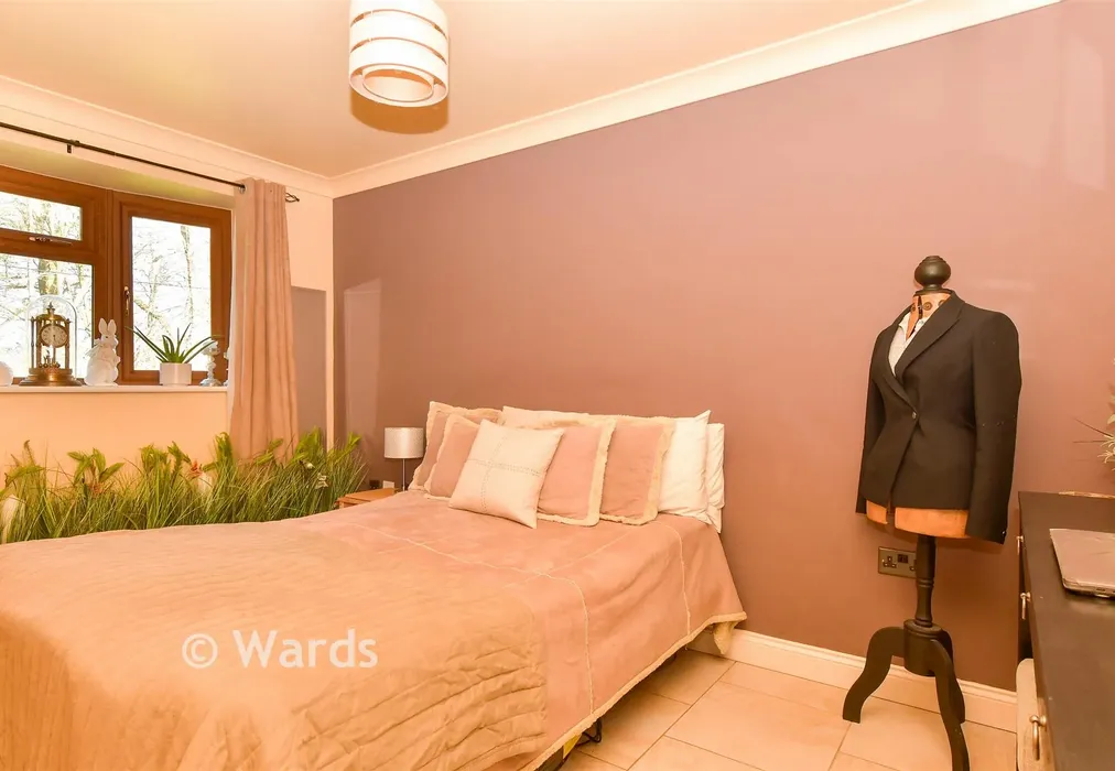 Bedroom 4 - Ridge Lane, Meopham, Kent - Wards of Kent