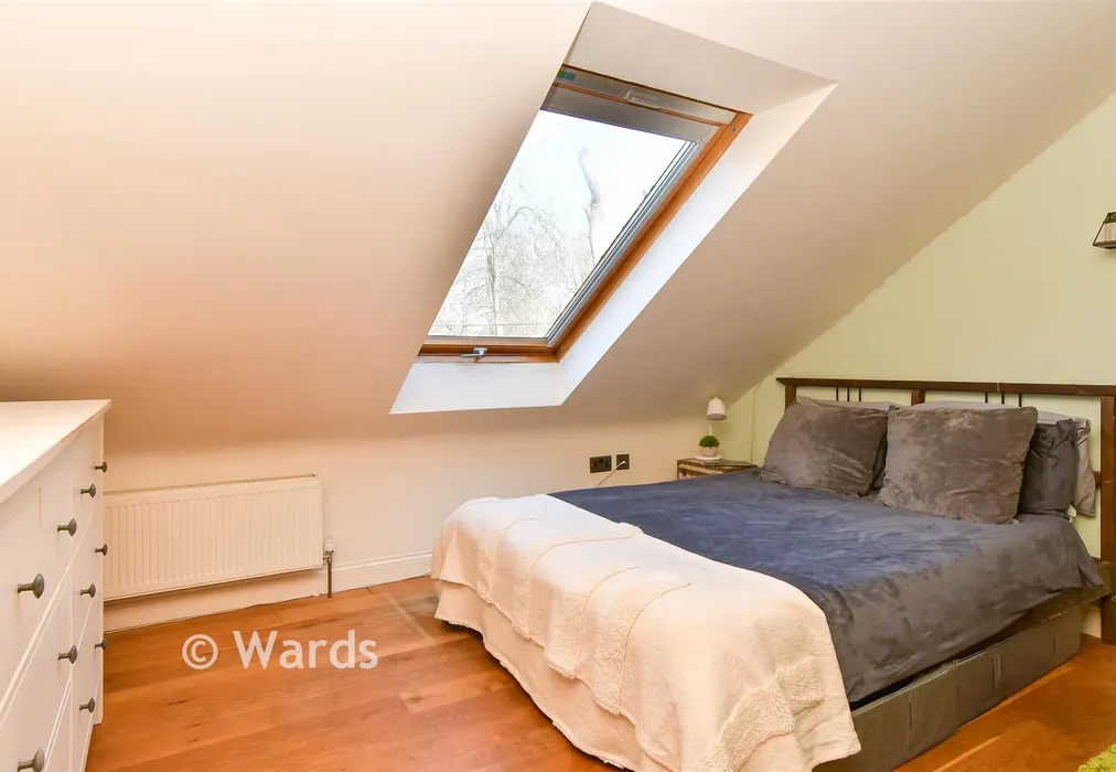 Bedroom 2 - Ridge Lane, Meopham, Kent - Wards of Kent
