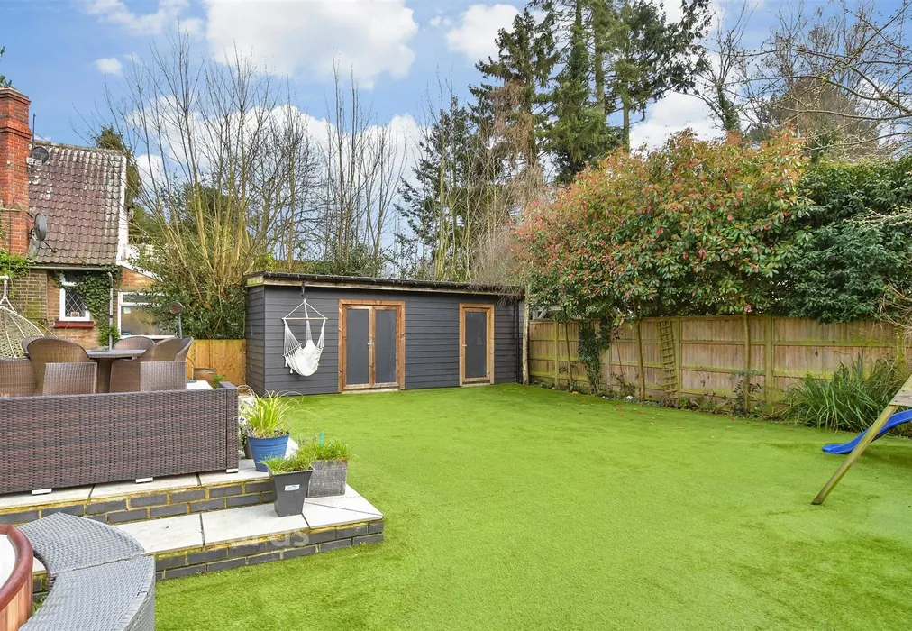 Rear Garden - Manor Road, Cobham, Kent - Wards of Kent