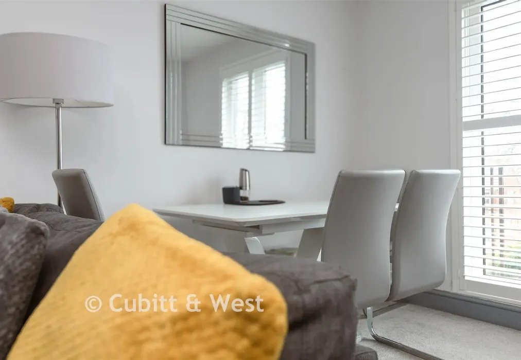Internal Lifestyle Photograph - Chaldon Road, Caterham, Surrey - Wards of Kent