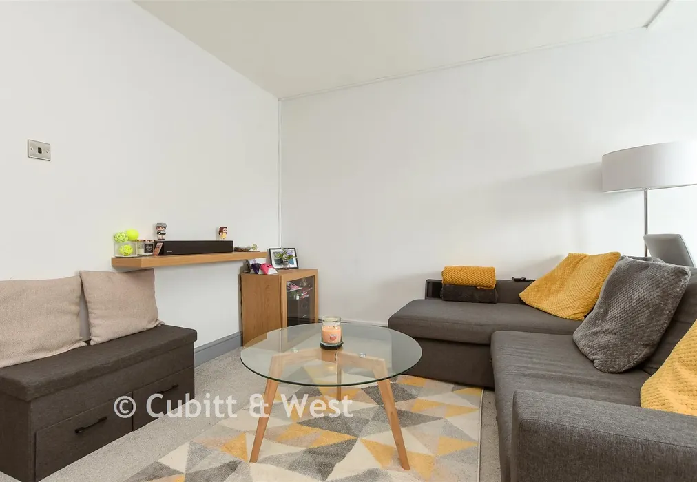 Lounge/Diner - Chaldon Road, Caterham, Surrey - Wards of Kent