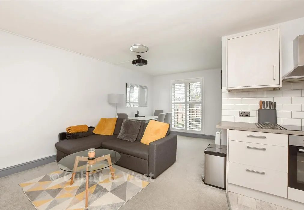 Lounge/Diner - Chaldon Road, Caterham, Surrey - Wards of Kent