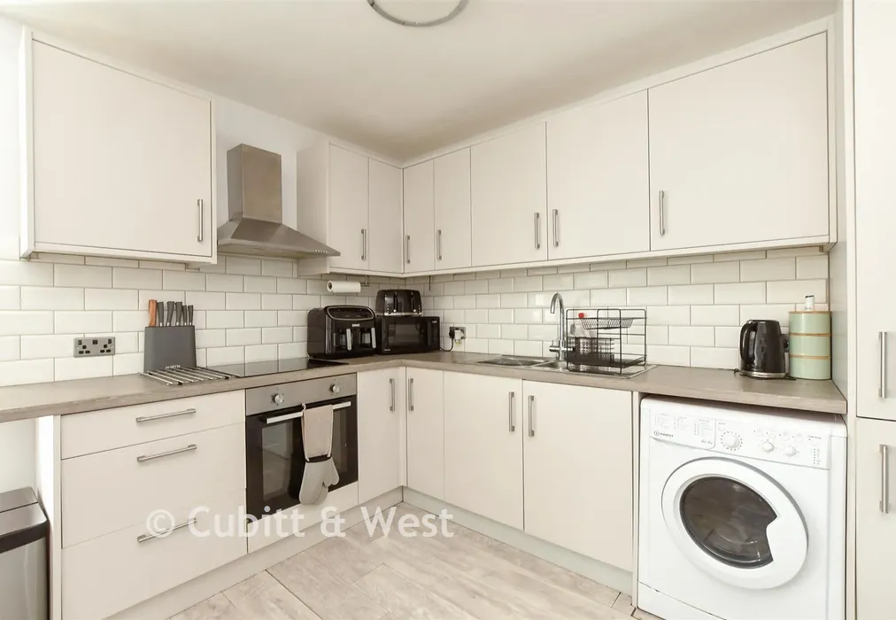 Kitchen - Chaldon Road, Caterham, Surrey - Wards of Kent