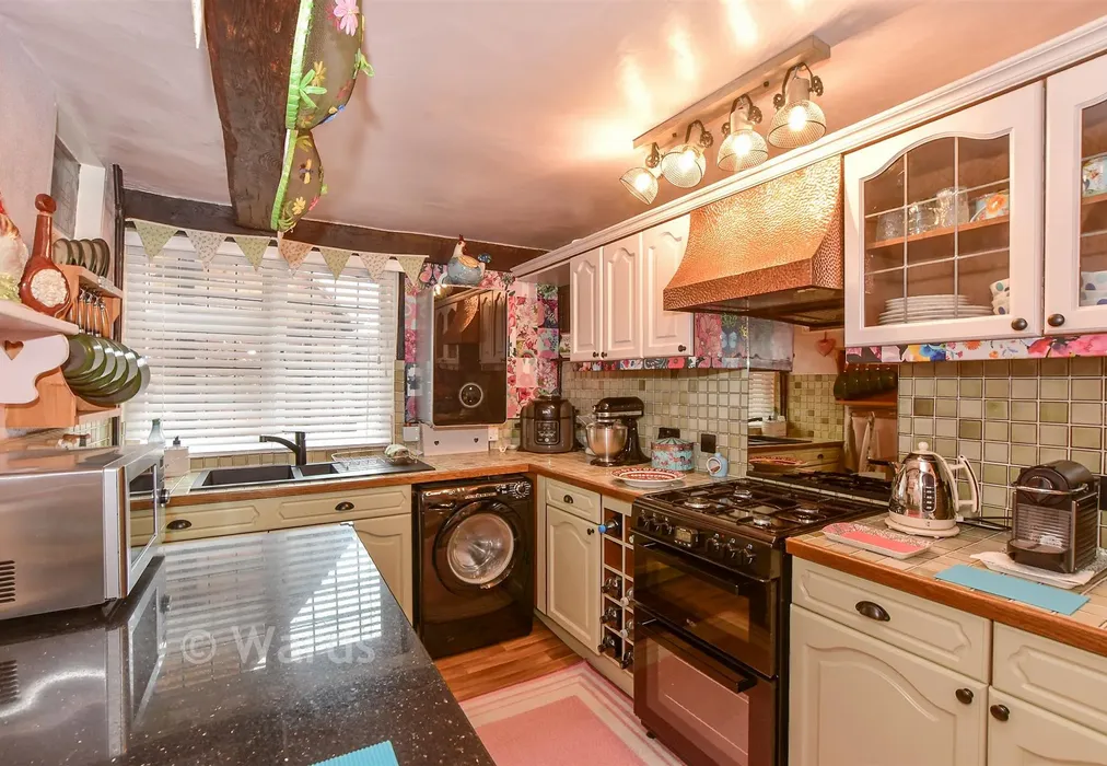 Kitchen - High Street, Tenterden, Kent - Wards of Kent