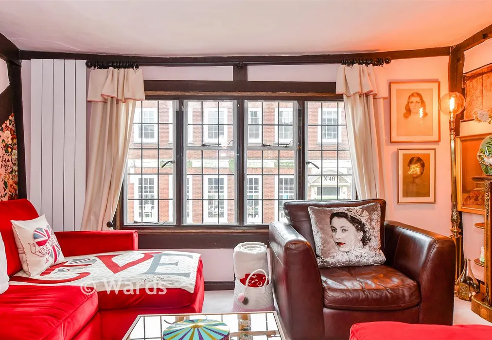 Internal Lifestyle Photograph - High Street, Tenterden, Kent - Wards of Kent