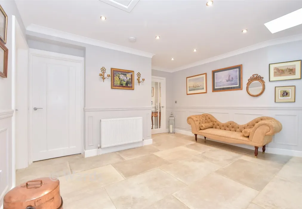 Hallway - The Lees, Challock, Ashford, Kent - Wards of Kent