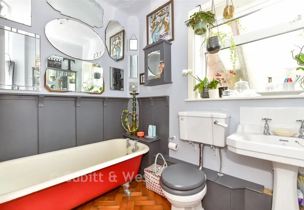 Bathroom - South Lane, Woodmancote, West Sussex - Wards of Kent