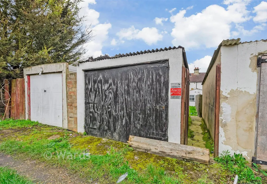 Garage - Craylands Lane, Swanscombe, Kent - Wards of Kent