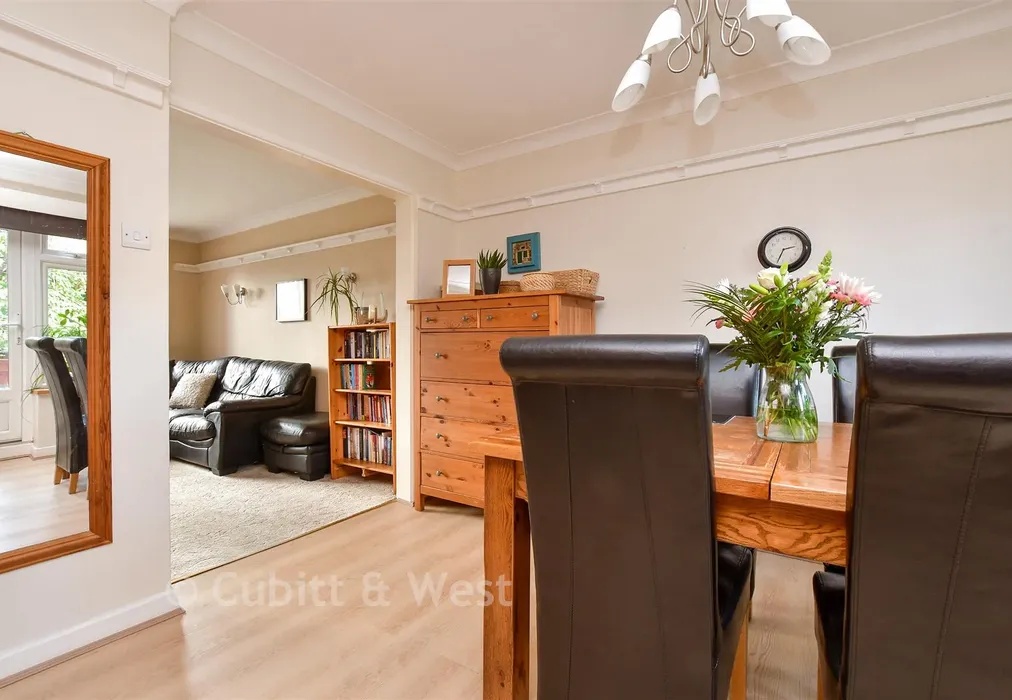 Kitchen / Diner - Linden Court, Leatherhead, Surrey - Wards of Kent