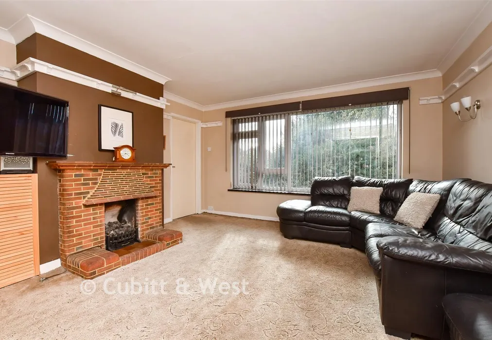 Lounge - Linden Court, Leatherhead, Surrey - Wards of Kent