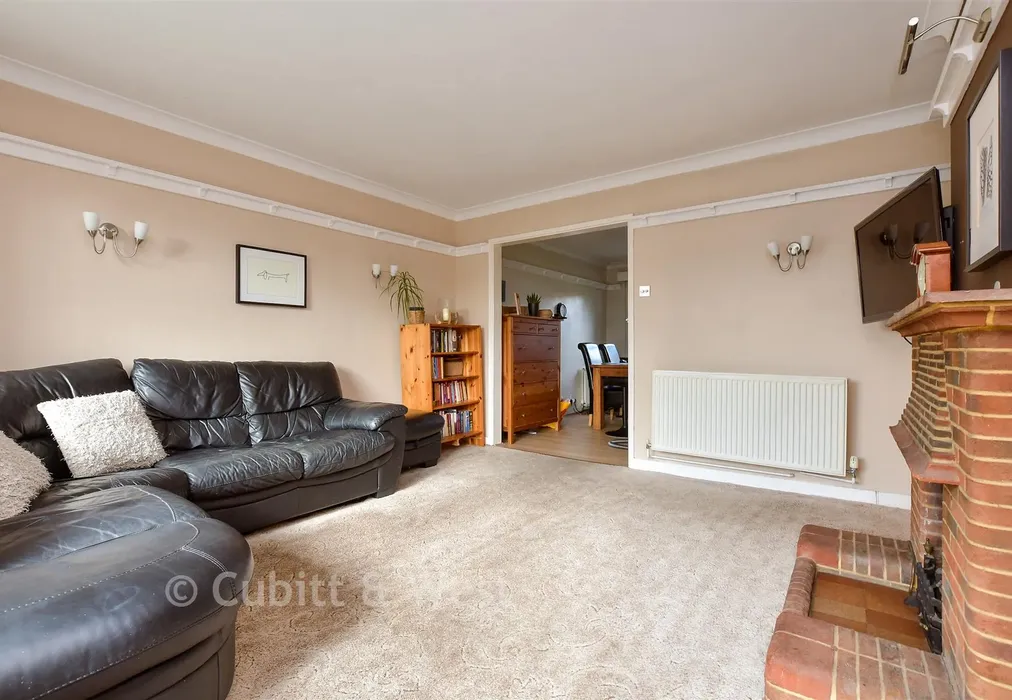Lounge - Linden Court, Leatherhead, Surrey - Wards of Kent