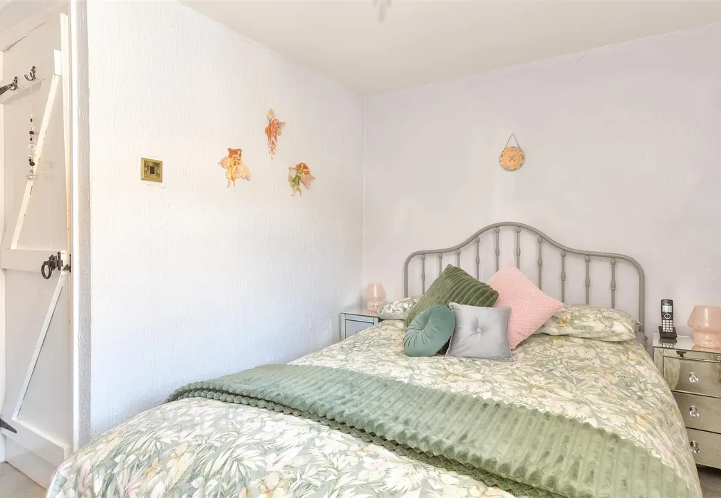 Bedroom 2 - Mill Lane, Eynsford, Dartford, Kent - Wards of Kent