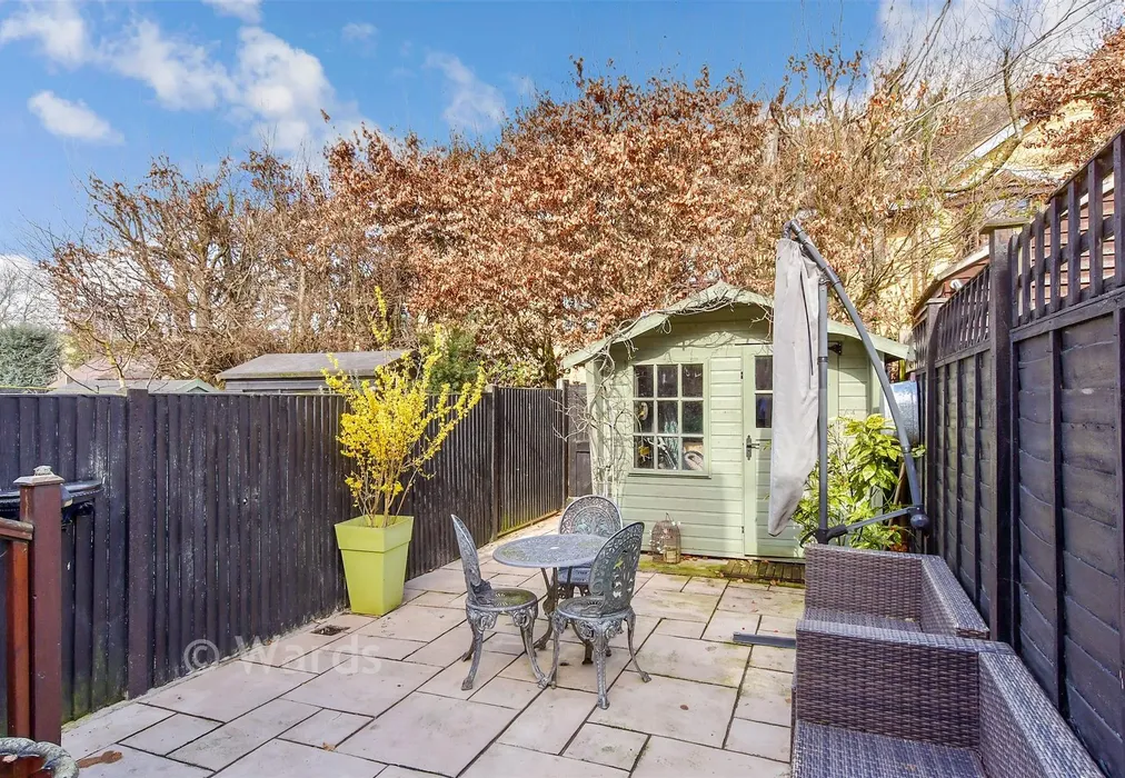 Rear Garden - Mill Lane, Eynsford, Dartford, Kent - Wards of Kent