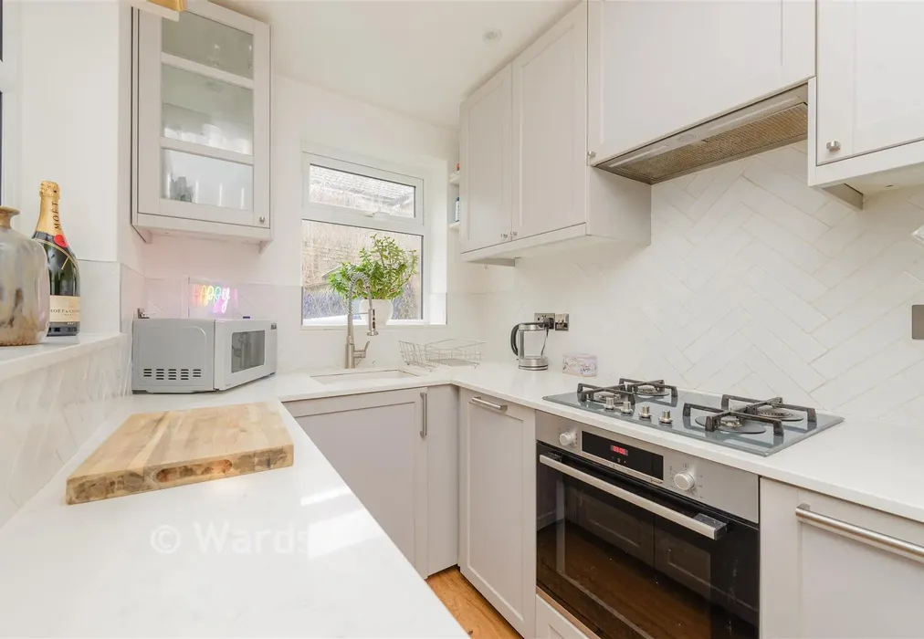 Kitchen - High Street, Eynsford, Kent - Wards of Kent