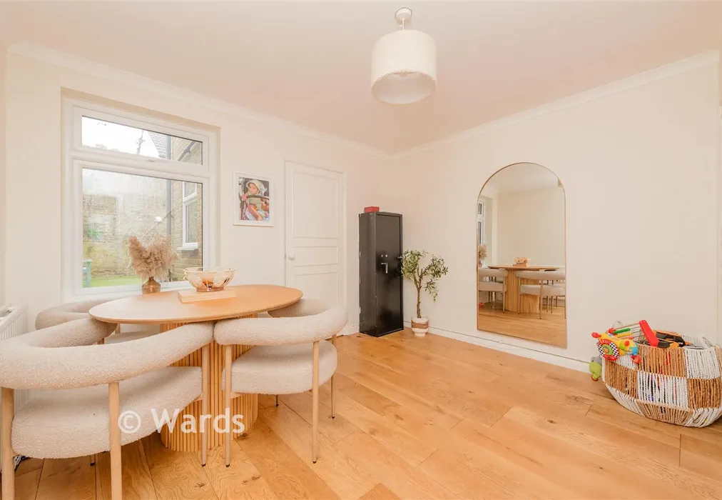 Dining Room - High Street, Eynsford, Kent - Wards of Kent