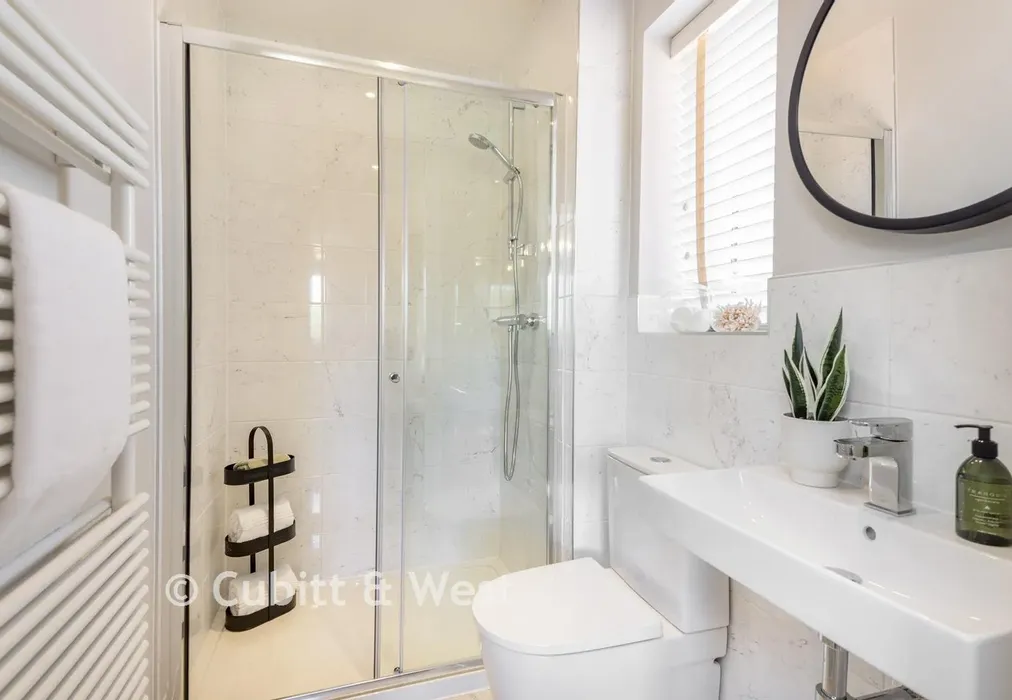 En-Suite - Oystercatcher Way, Wittering Place, West Wittering, Chichester, West Sussex - Wards of Kent