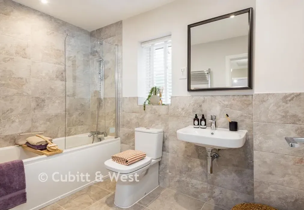 Bathroom - Shearwater Drive, Wittering Place, Bracklesham Bay, Chichester, West Sussex - Wards of Kent