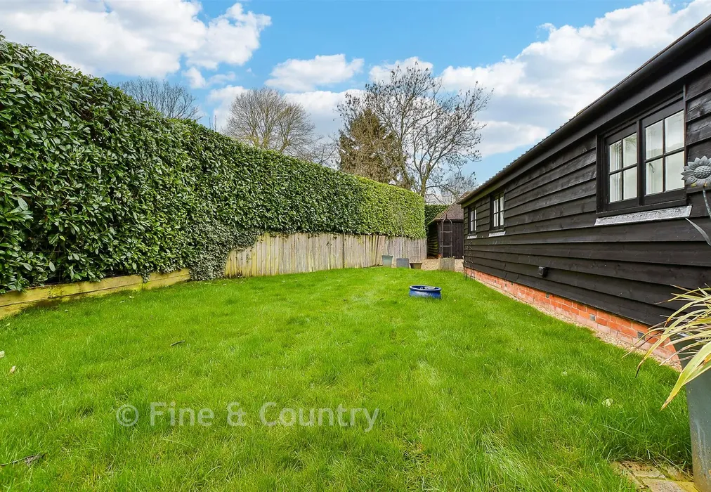 Front Garden - Station Road, Rotherfield, Crowborough, East Sussex - Wards of Kent