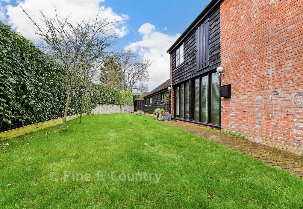Front Garden - Station Road, Rotherfield, Crowborough, East Sussex - Wards of Kent