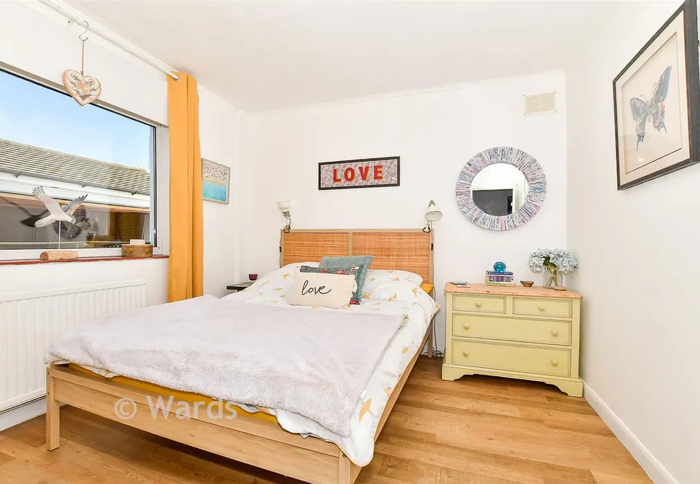 Bedroom 3 - The Parade, Greatstone, Kent - Wards of Kent
