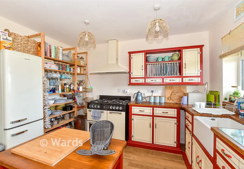 Kitchen - The Parade, Greatstone, Kent - Wards of Kent