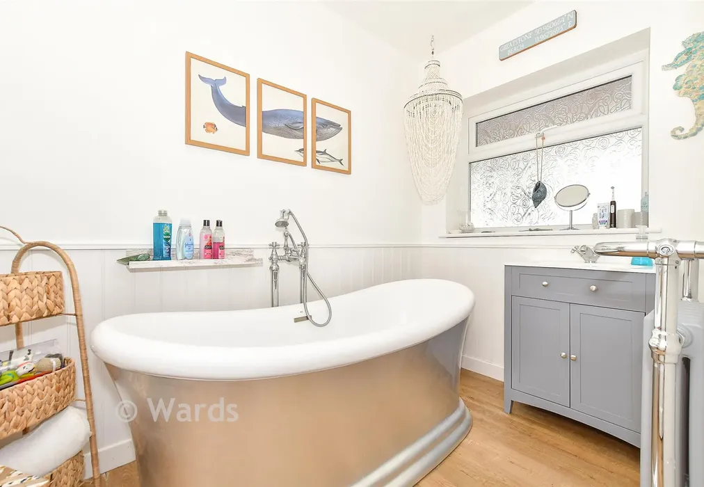 Bathroom - The Parade, Greatstone, Kent - Wards of Kent