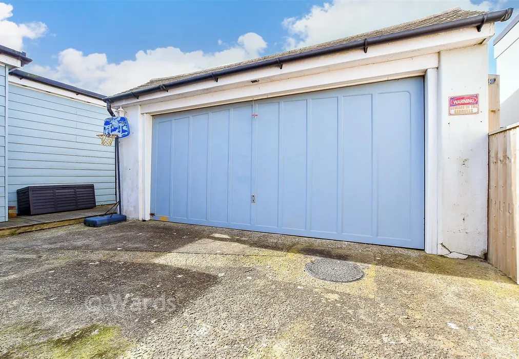 Garage - The Parade, Greatstone, Kent - Wards of Kent